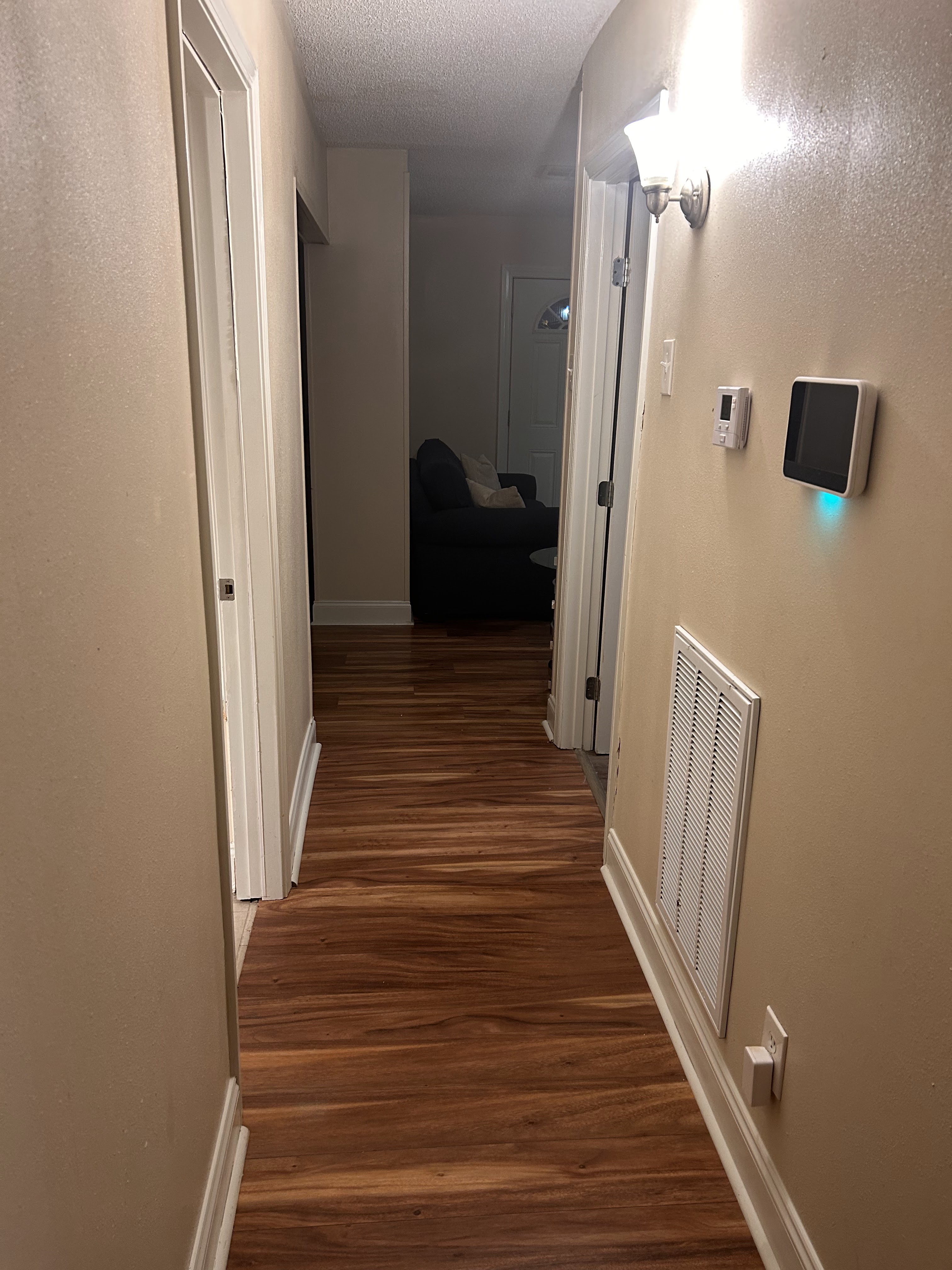 Interior hallway thumbnail